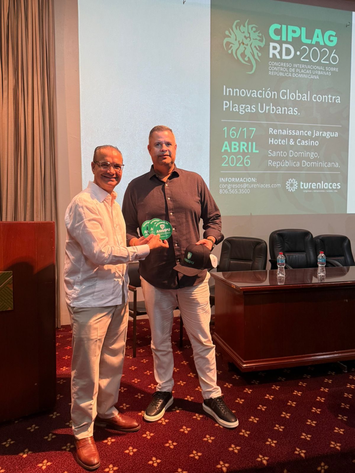 Reconocimiento entregado a BioPests durante el CIPLAG RD·2026
