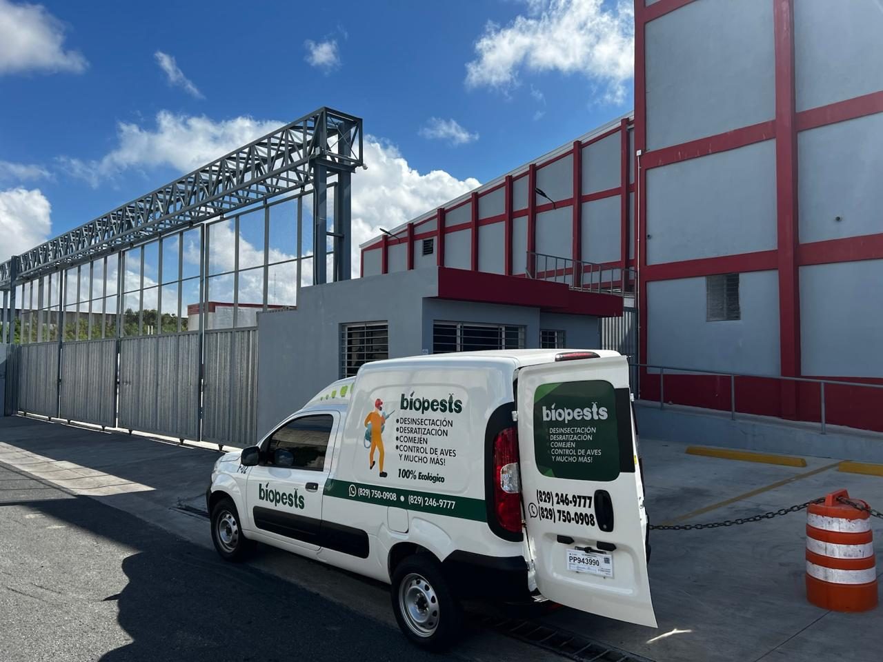 Vehículo BioPests RD en operación de campo
